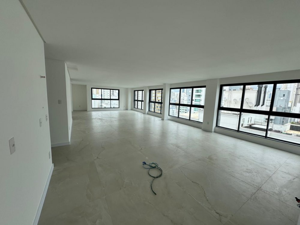 Cobertura - Venda - Centro - Balneário Camboriú - SC